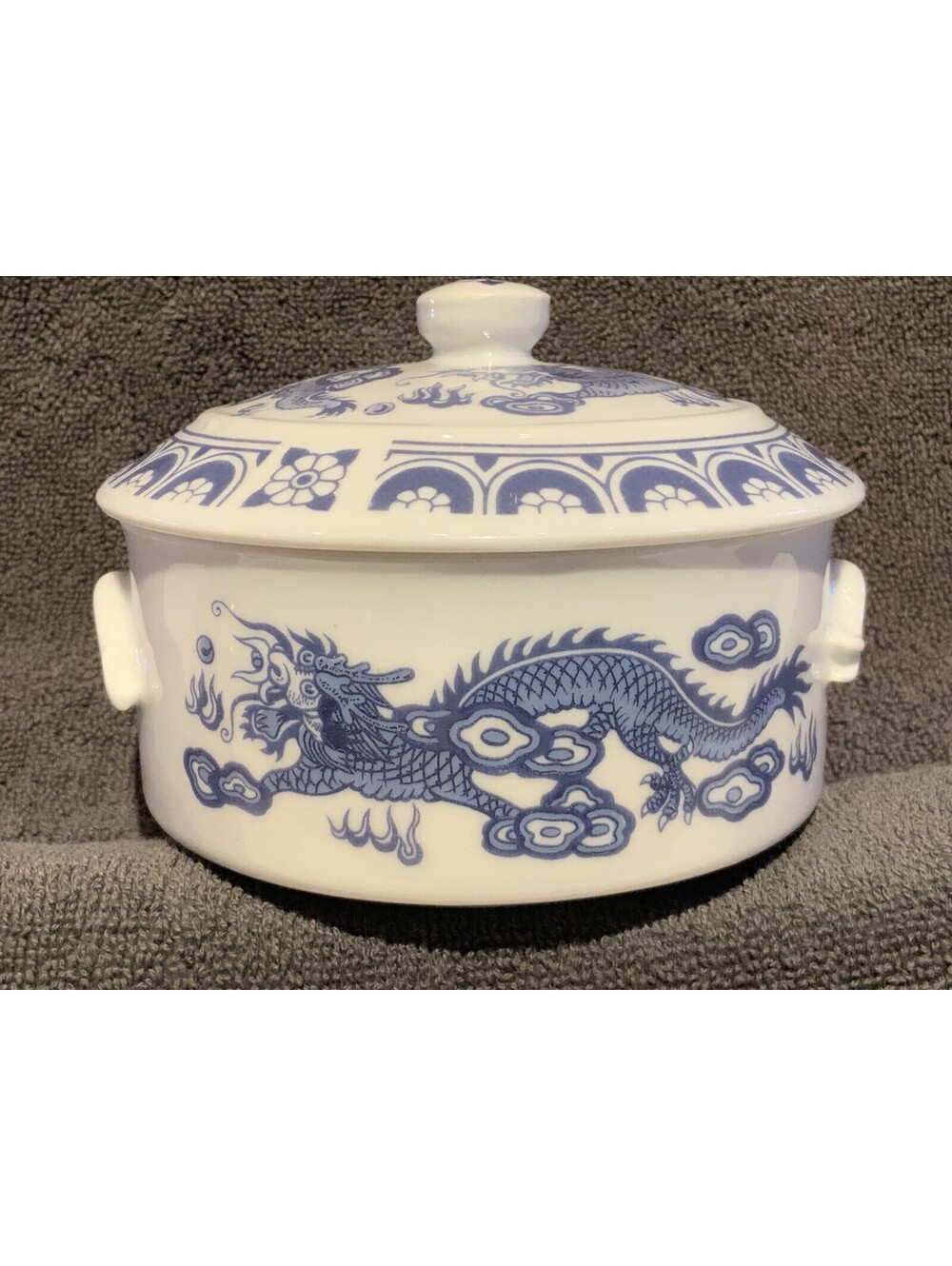 Vintage Chinese Blue/White Porcelain 4.75”D Covered Dish with Dragon Motif
